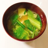 青梗菜とニラ、豆腐の味噌汁♬